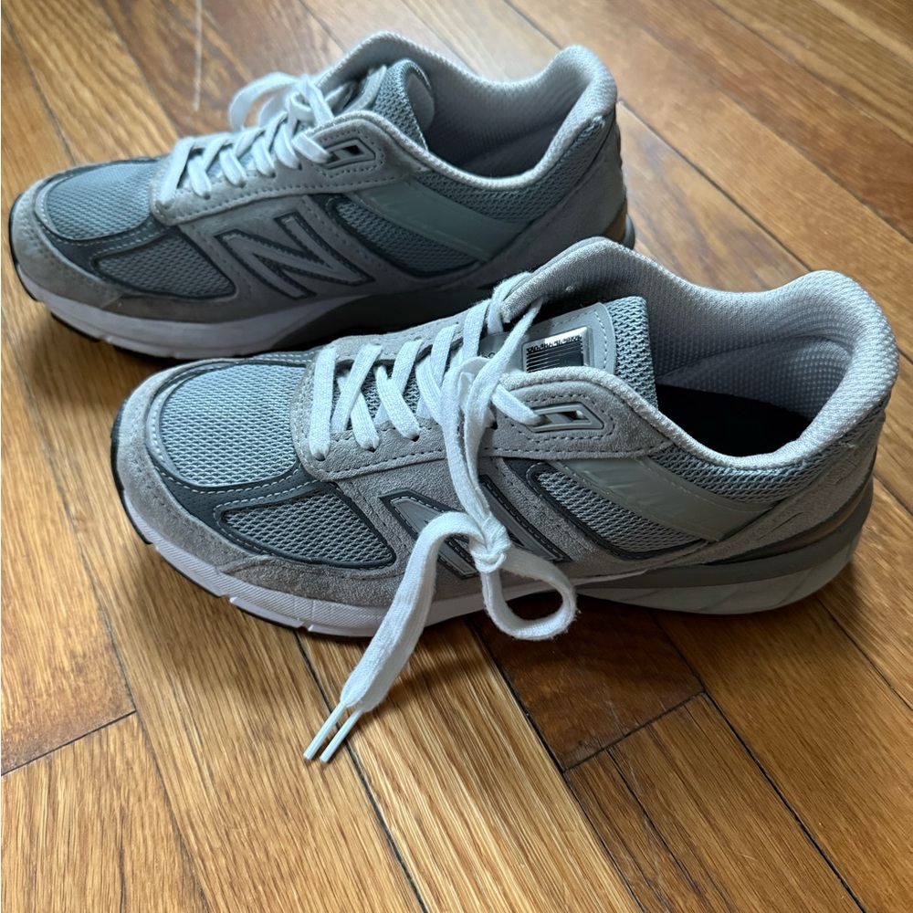 New Balance Women’s Sneakers 990v4